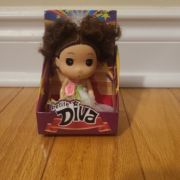 New 4.5" Ddung Korean Doll‎ BNIB - Picture 2 of 6